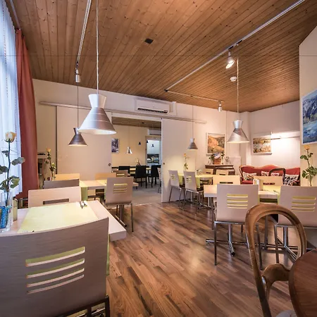 Derby - Self Check-in 3* 因特拉肯