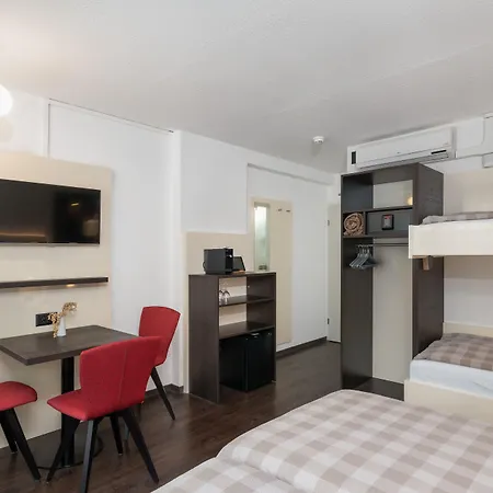 Hotel Derby - Self Check-in 3*