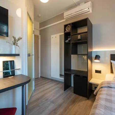 ホテル Derby - Self Check-in インターラーケン