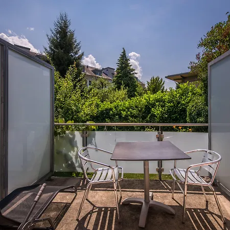 ホテル Derby - Self Check-in インターラーケン