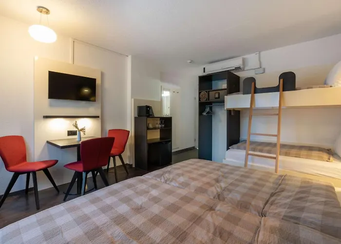 Derby - Self Check-in Интерлакен