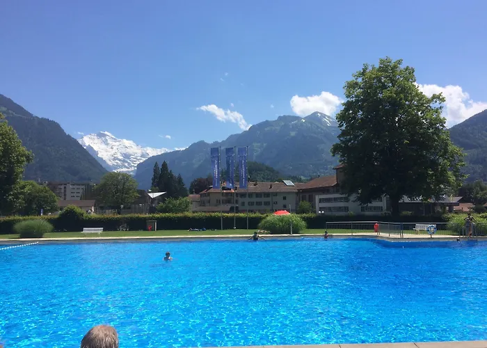 Derby - Self Check-in Отель Интерлакен